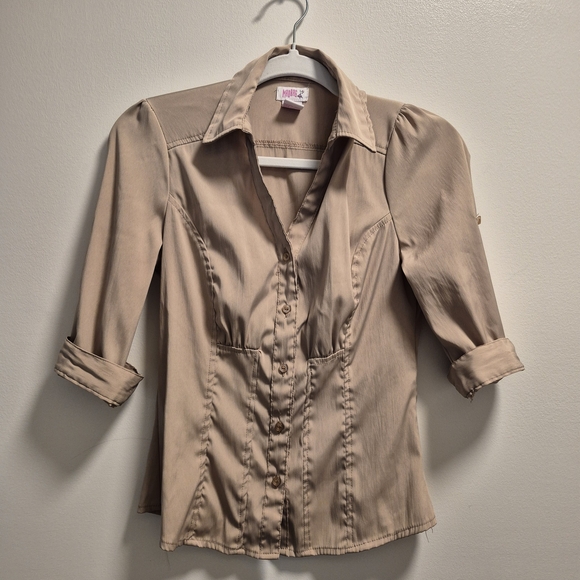MagRad Elegant Beige Button-Up Blouse - Picture 1 of 10